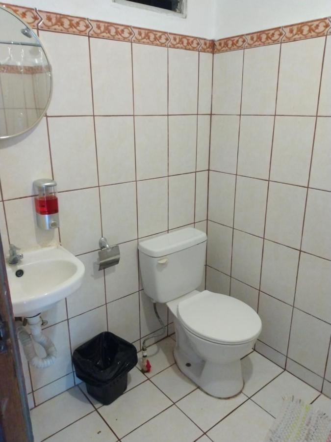 Buena Nota Hostel Jacó Esterno foto