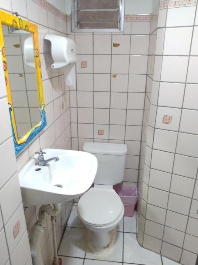 Buena Nota Hostel Jacó Esterno foto